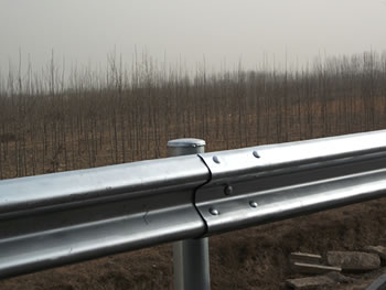 Guard railing straight finished with zinc coated HDG, designed with steel end ring